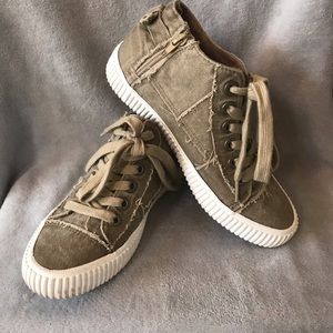 Blowfish high top sneakers with side zip and buckle detail.